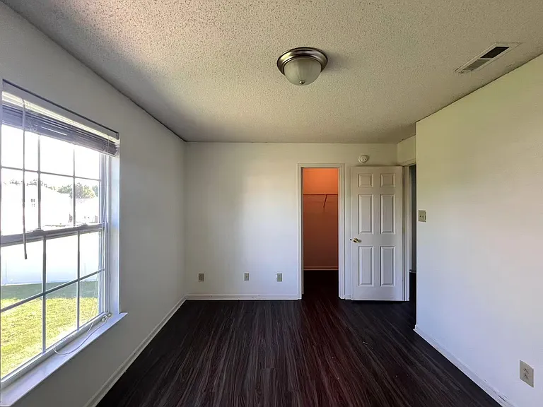 10400 Hickory Hill Dr — Photo 20