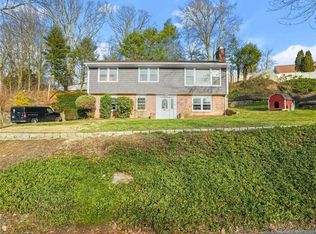 14 Lakewood Dr, Norwalk, CT 06851