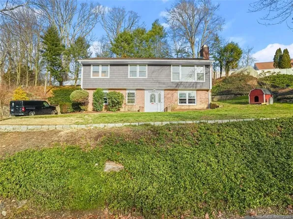 14 Lakewood Drive, Norwalk, CT 06851