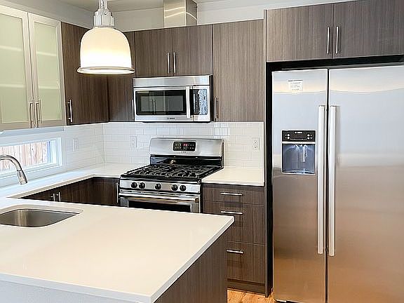 2nd image of 2136 Glenarm Pl