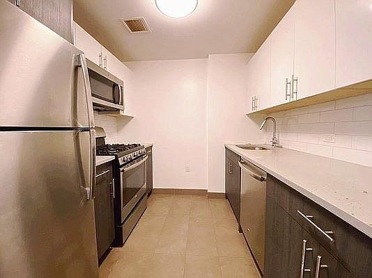 4th image of 1770 Madison Ave APT 6D