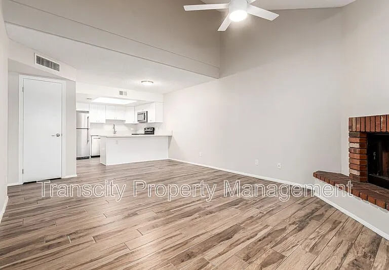 2143 E Center Ln #2 — Photo 3