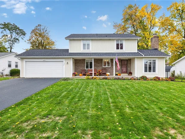 257 Olde Harbour Trl, Rochester, NY 14612