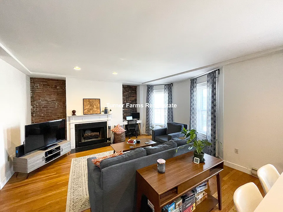 1750 Washington St #10L