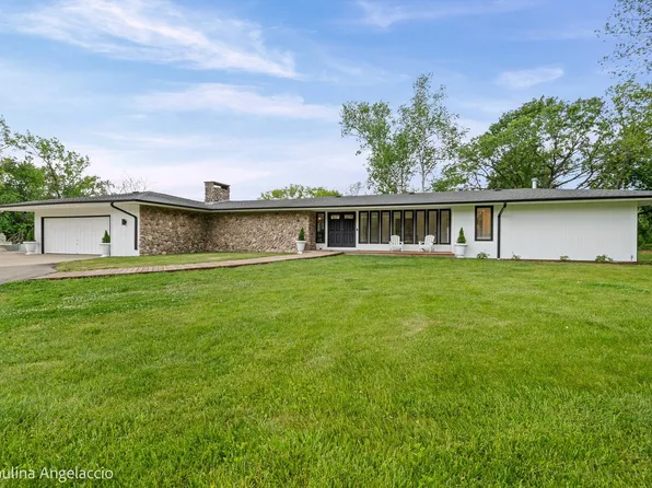 312 Ridge Rd, Barrington, IL 60010
