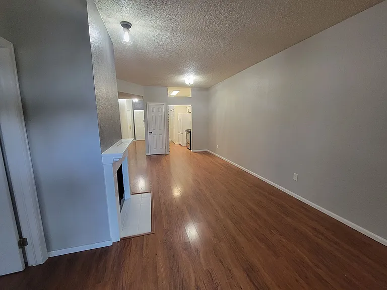7438 Singing Hills Dr — Photo 25