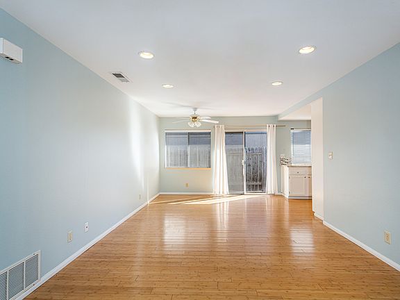 5th image of 2803 Cedar Wood Pl