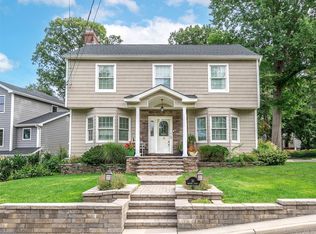 30 Waverly Street, Glen Head, NY 11545