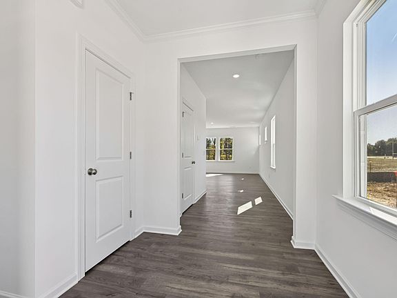 5th image of 513 Soar Ln