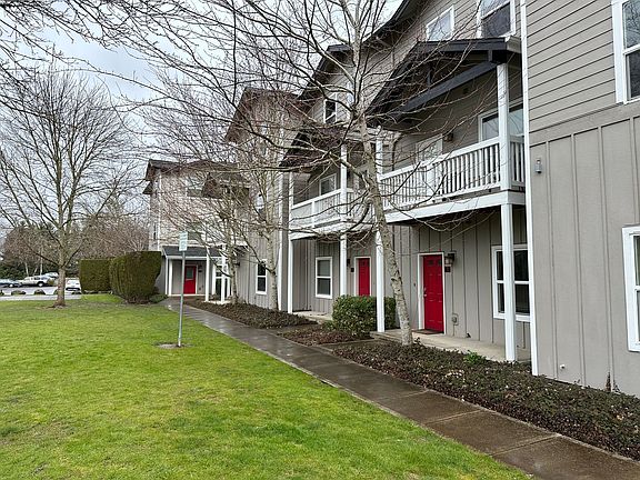 4th image of 231 Whitesell Ave W #4