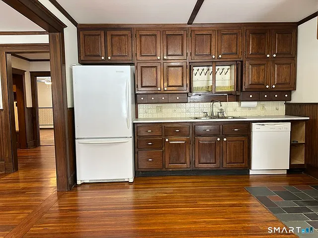 2 bed, 1400 sqft, $1,975 — Photo 3