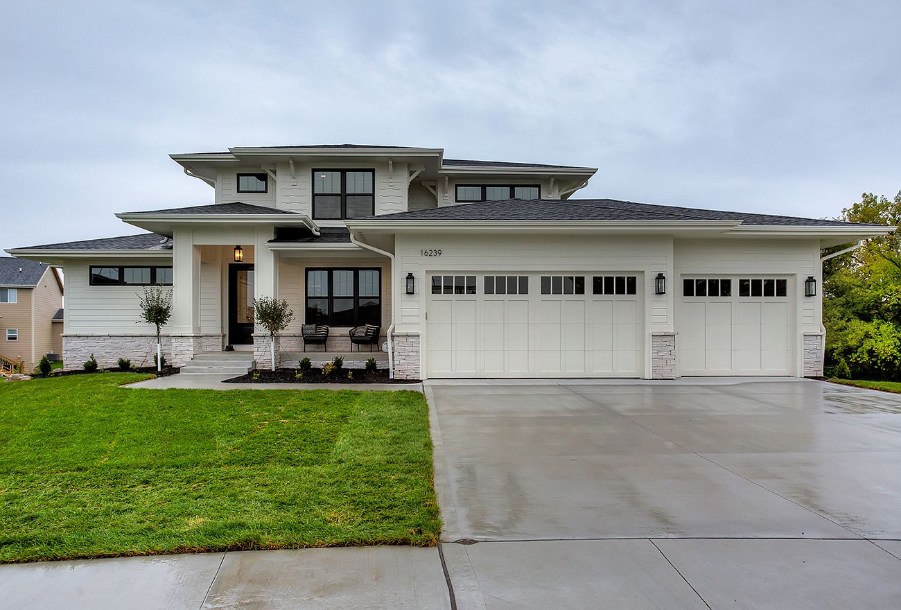 16239 Sunflower Cir, Urbandale, IA 50323 Zillow