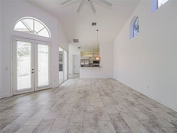 4th image of 1700 Aynsley Way