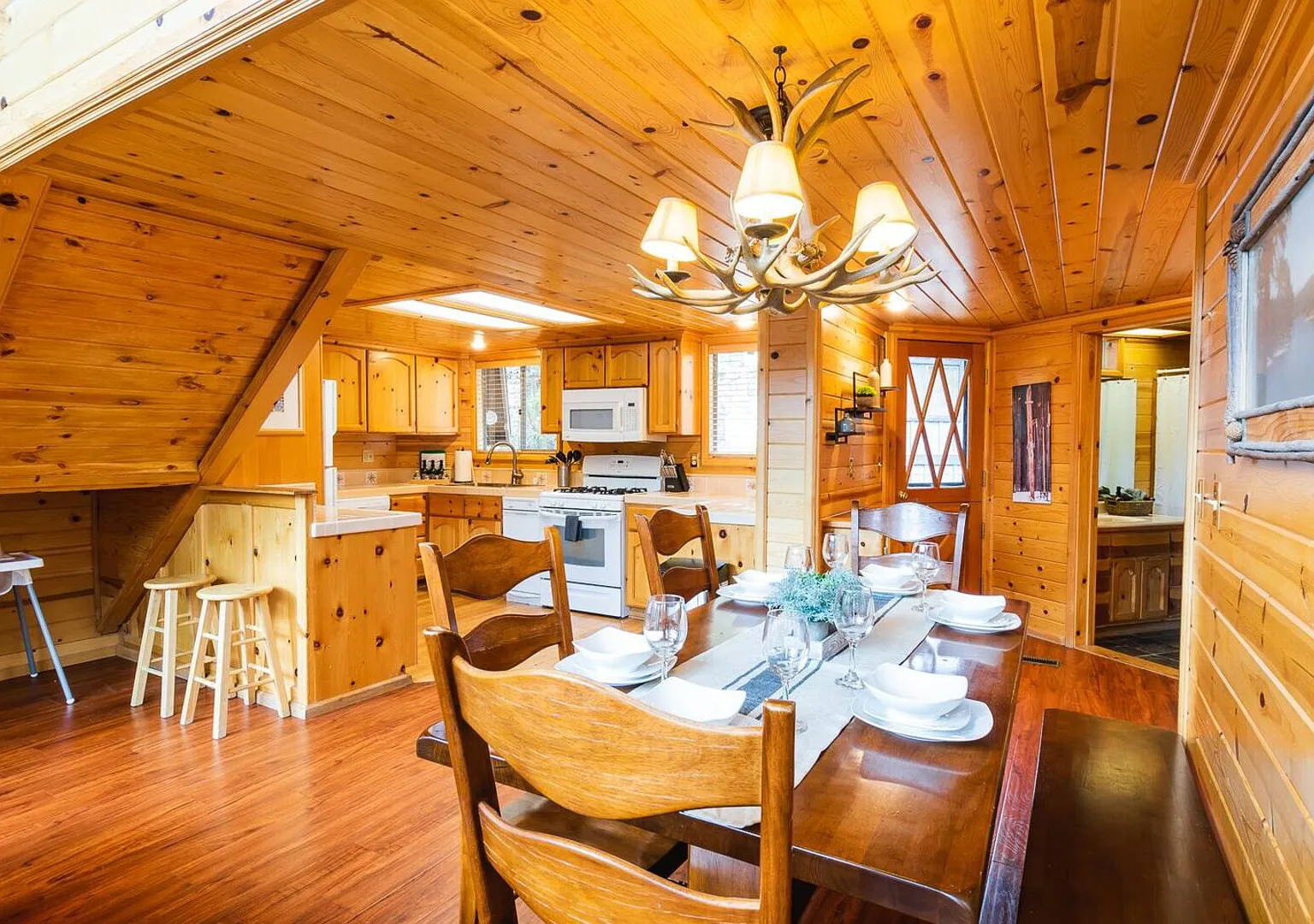 Cozy A-Frame Cabin in Big Bear Lake — Photo 3