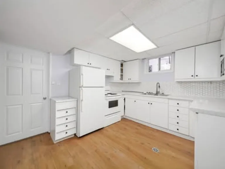 8015 131a Ave NW #BASEMENT — Photo 12