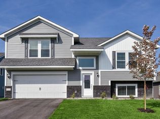 39693 Fallbrook Ave, North Branch, MN 55056