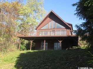 7977 W Bluff Dr, Keuka Park, NY 14478