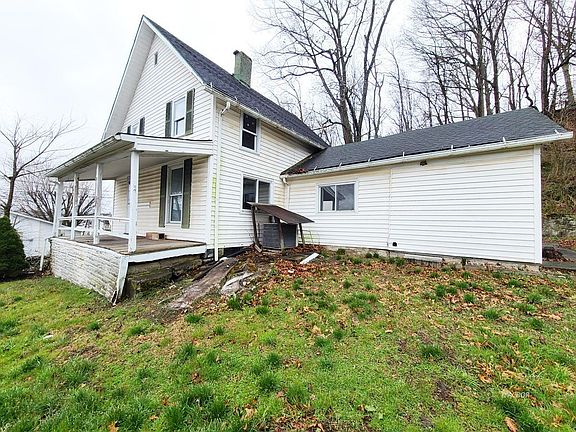 3rd image of 144 Hudson St