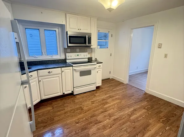 129 Billings St, Sharon, MA 02067