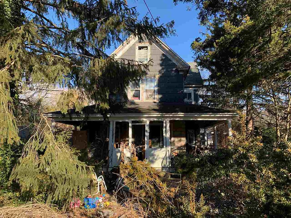 2nd image of 12 William St