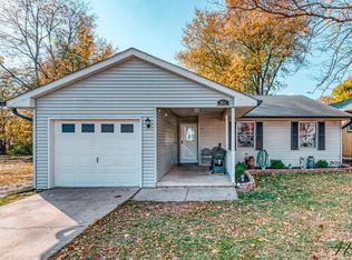 9811 Saint Albans St, Hebron, IL 60034