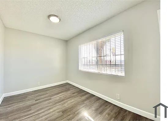 11308 S Figueroa St #E — Photo 11