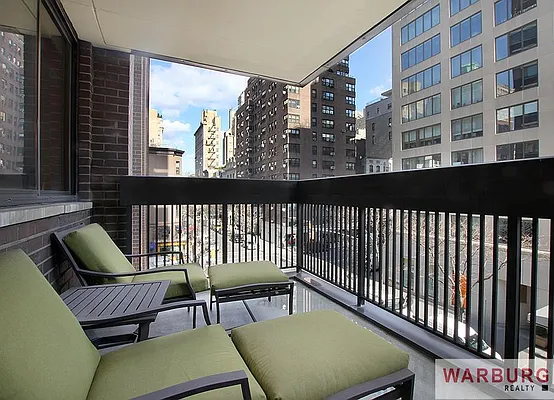 Sold by Warburg | media 13