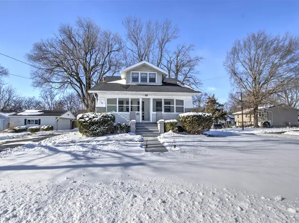 1191 N Hillcrest Dr, Decatur, IL 62526