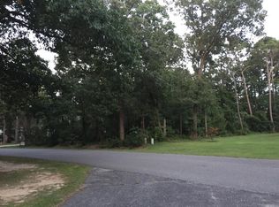 209 Dobbs Dr, La Grange, NC 28551