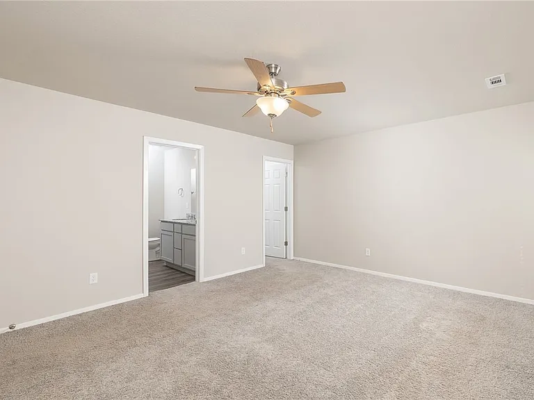 899 E Sparrow Cir — Photo 23