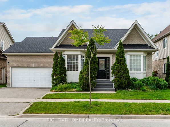 13 Thrushwood Dr, Barrie, ON L4N 0Z1