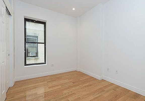 5th image of 111 W 104th St