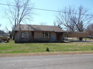 611 W 4th St, Mountain View, MO 65548