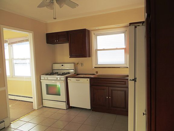 5th image of 137 Pacific Blvd