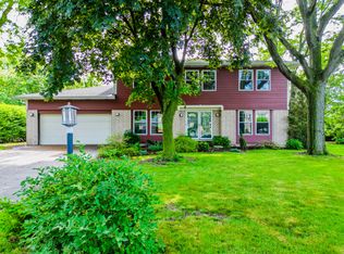 19 Burning Tree Ln, Deerfield, IL 60015