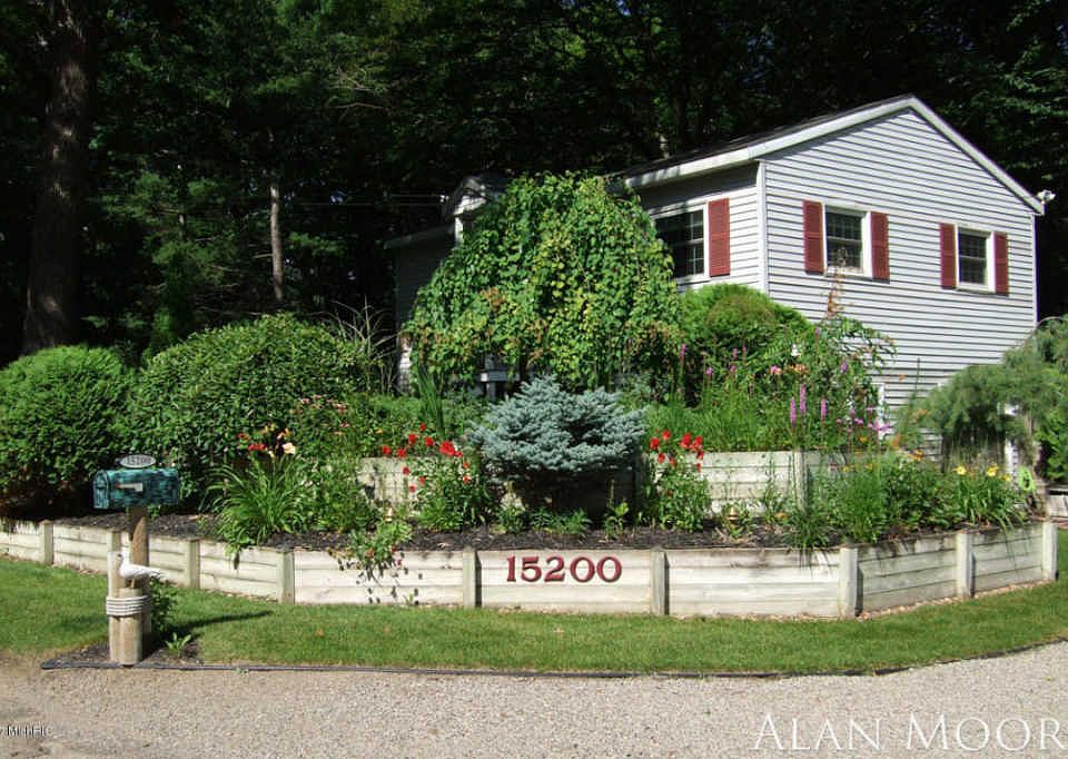 1st image of 15200 Meddler Ave NE