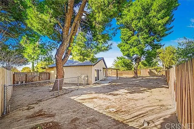 3723 Balmont St — Photo 4