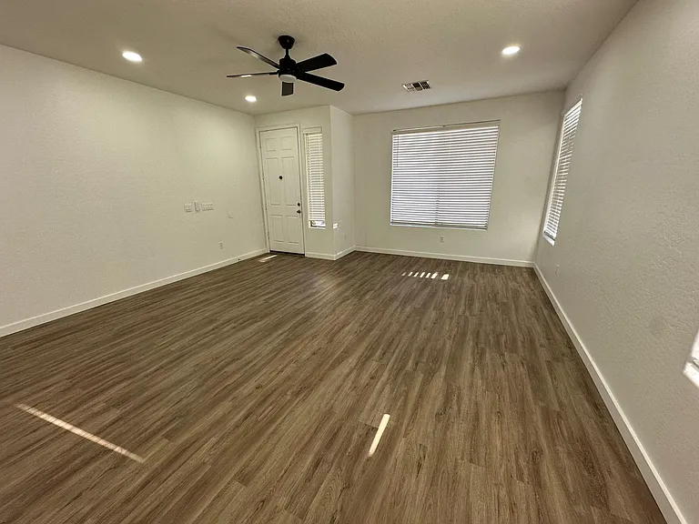 15238 W Custer Ln — Photo 13