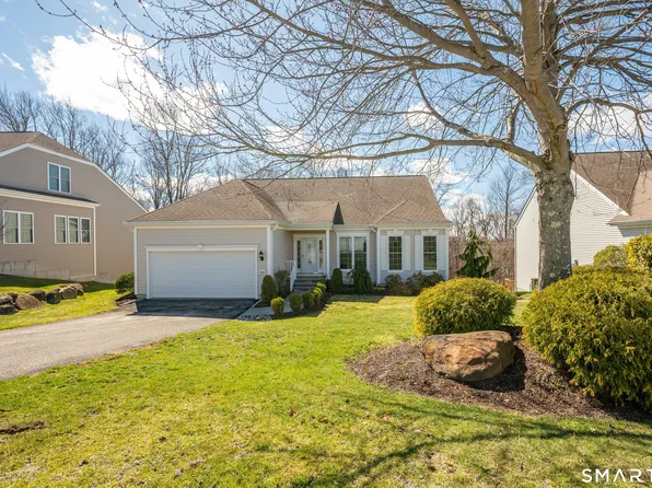 523 Putting Green Lane #523, Oxford, CT 06478