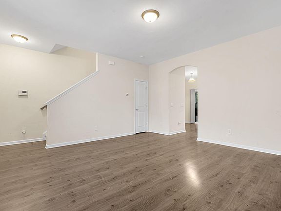 3rd image of 1051 Lexi Ct