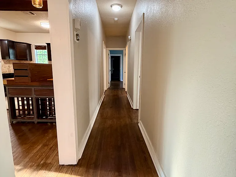 419 W Lullwood Ave — Photo 15