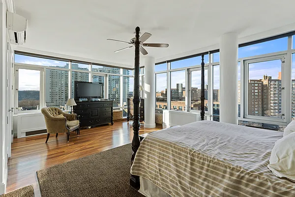 Sold by Julia B Fee Sotheby's International Realty | media 13
