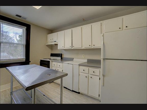 5th image of 396 N Highland Ave #C