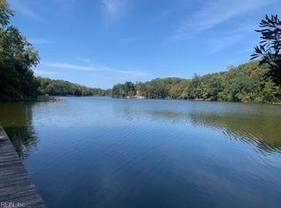 8038 Boxwood Ln, Gloucester, VA 23061