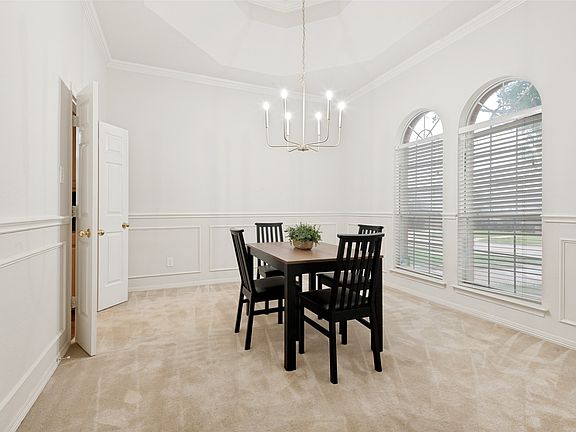 4th image of 2708 Steeplechase Ct