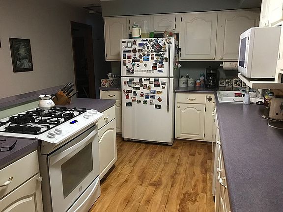Kitchen and commercial range