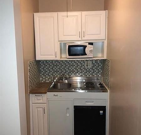 4th image of 622 SE 6th Ct #3
