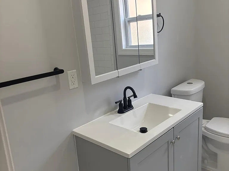 400 Midland Ave #12 — Photo 7