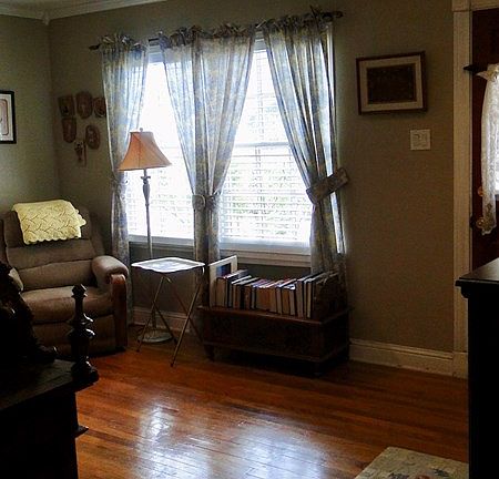 2nd image of 1009 W Michigan Ave