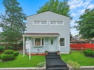 409 Lincoln Ave, Elgin, IL 60120